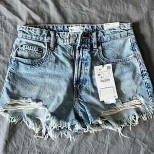 Zara denim shorts size 4